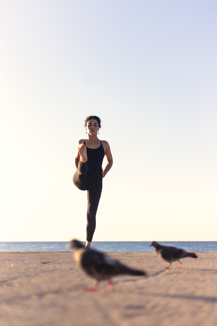 Issa yoga en la playa